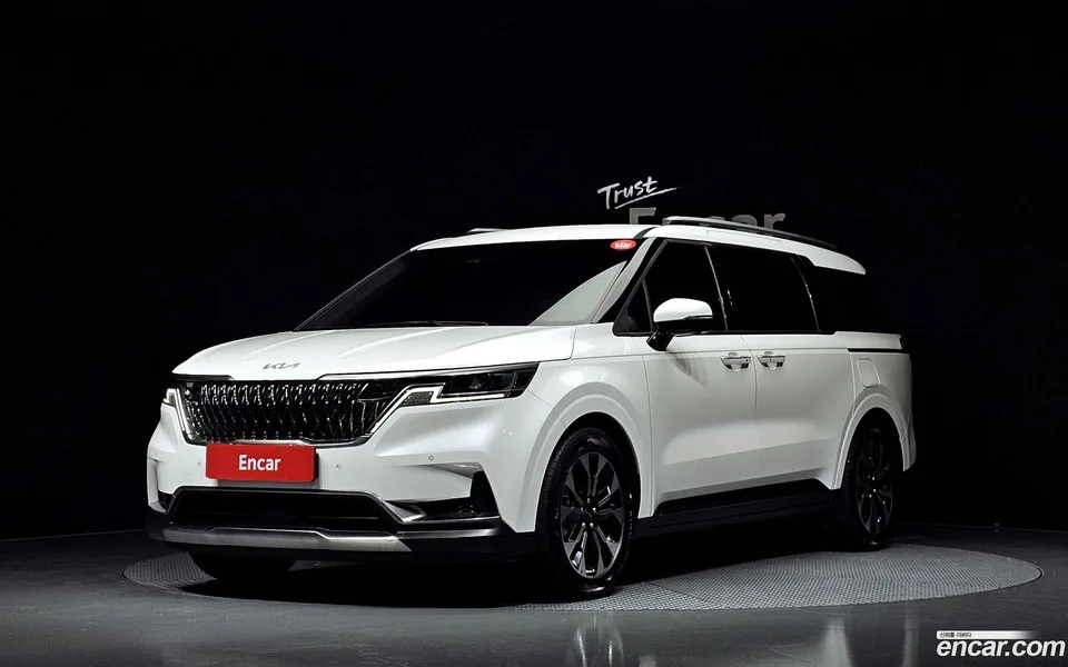 Kia Carnival 7 2022 — photo 1, buy with delivery to Moscow
