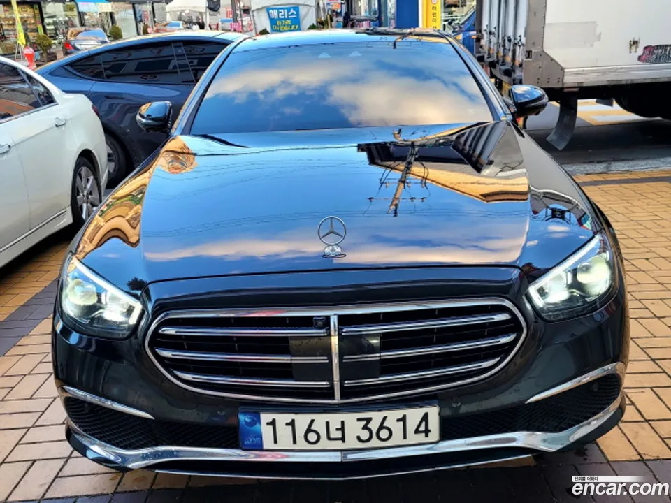Mercedes-Benz E-Class E220d 4MATIC 2023 — photo 1, buy with delivery to Moscow
