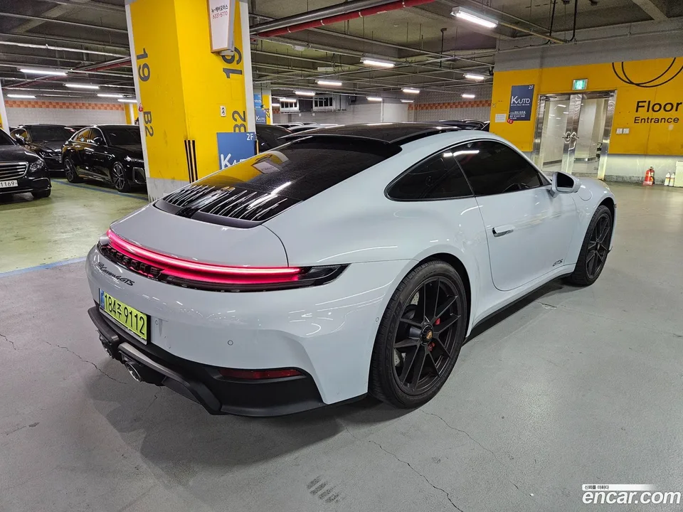 Porsche 911 (992) 4 GTS 2025 — thumbnail 3