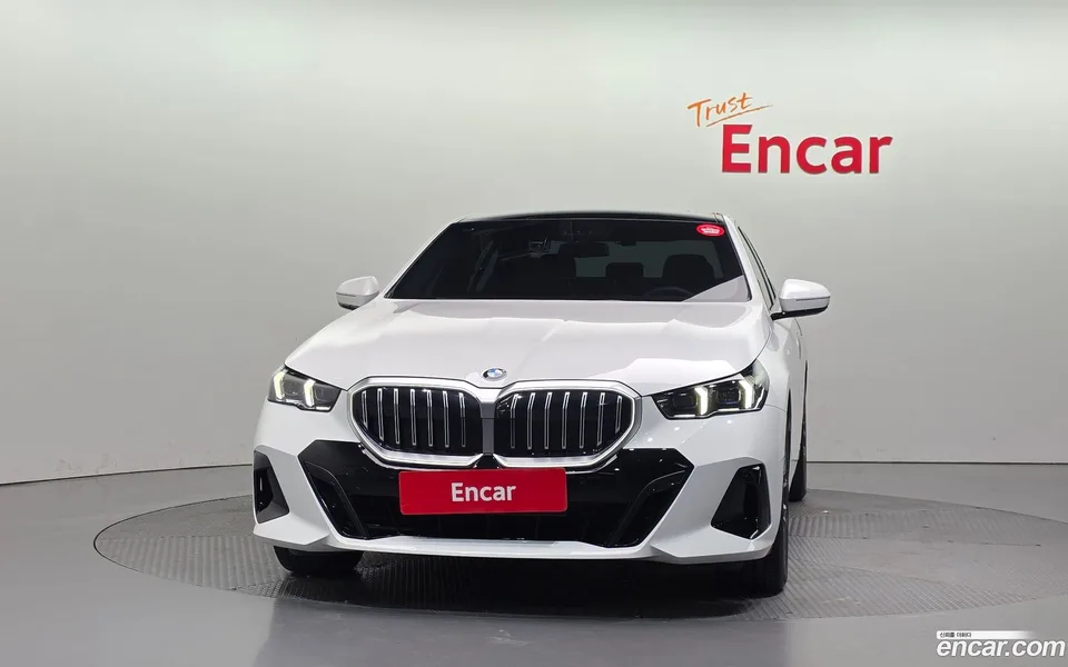 BMW 5 Series 520i M 2025 — thumbnail 3