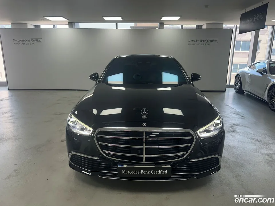Mercedes-Benz S-Class S580L 4MATIC 2023 — thumbnail 3