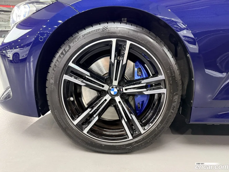 BMW 3 Series 320i M 2025 — thumbnail 5