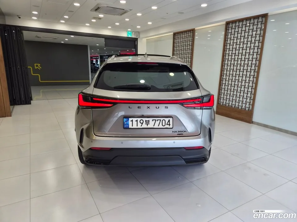 Lexus NX 350h 2023 — thumbnail 4