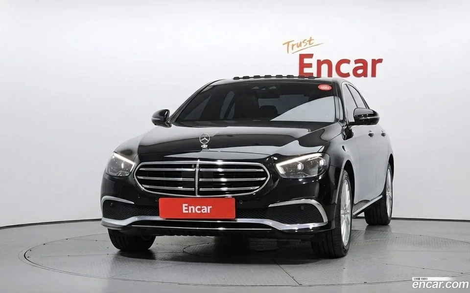 Mercedes-Benz E-Class E220d 4MATIC 2023 — thumbnail 3