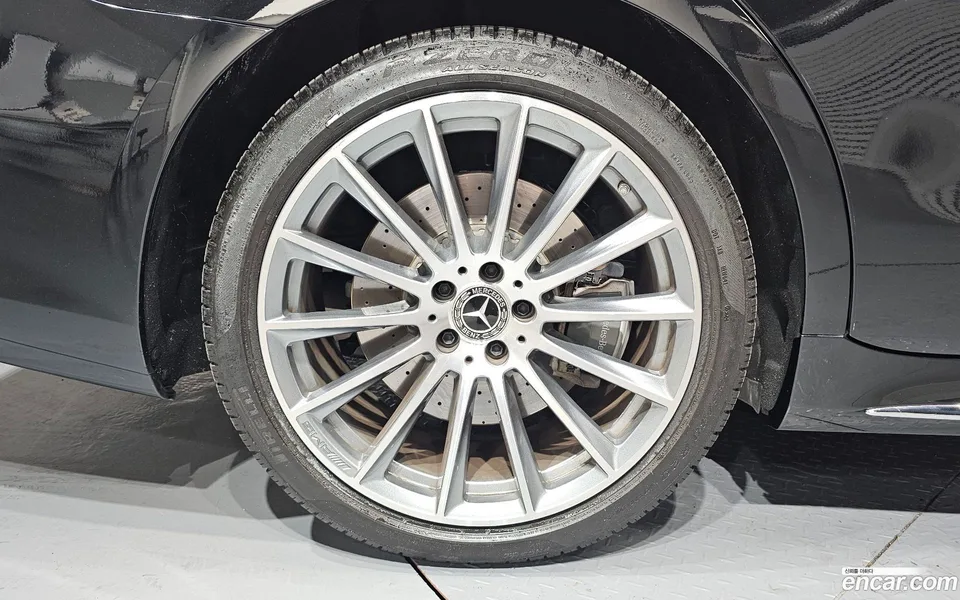 Mercedes-Benz S-Class S500L 4MATIC 2022 — thumbnail 2