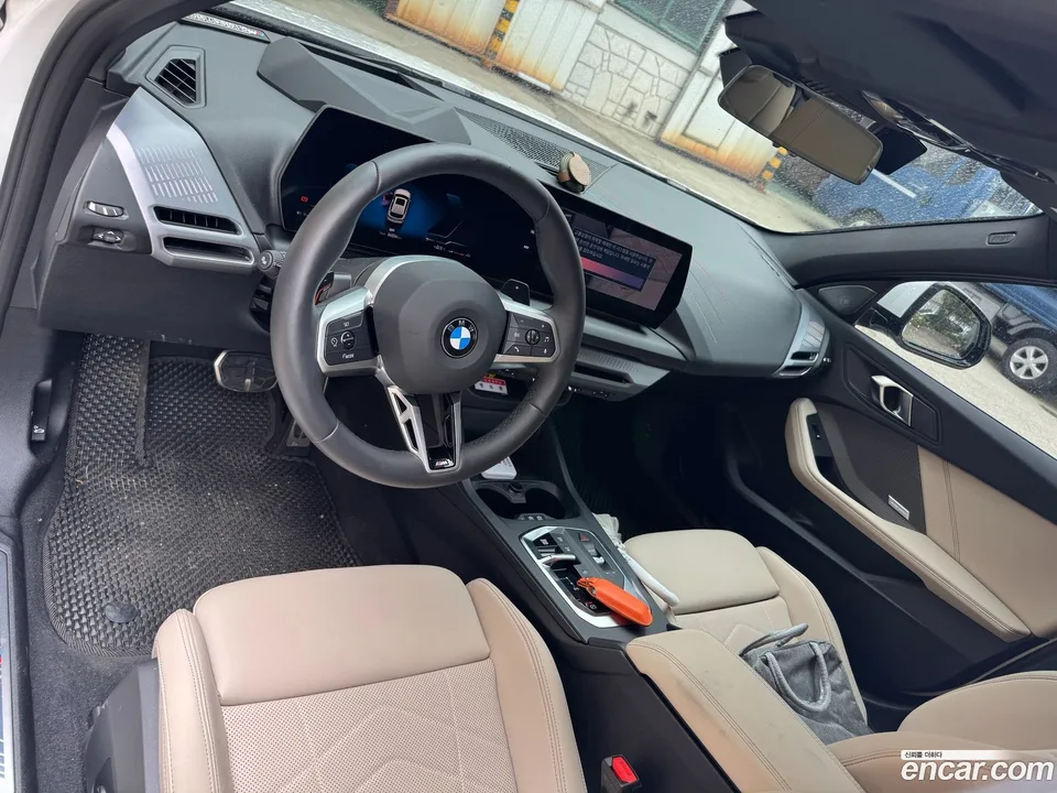 BMW 1 Series 120 M 2025 — thumbnail 2
