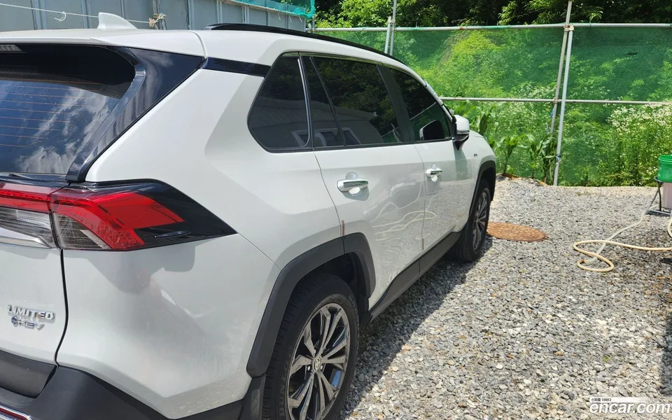Toyota RAV4 2.5 4WD LTD 2025 — thumbnail 3