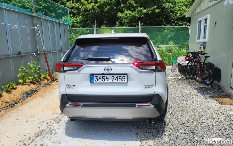 Toyota RAV4 2.5 4WD LTD 2025 — thumbnail 4