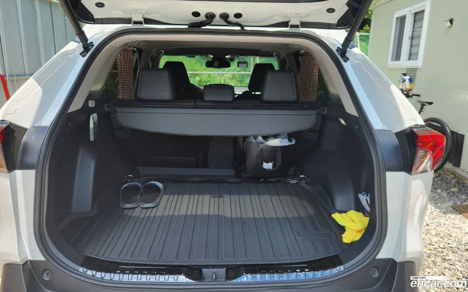 Toyota RAV4 2.5 4WD LTD 2025 — thumbnail 5