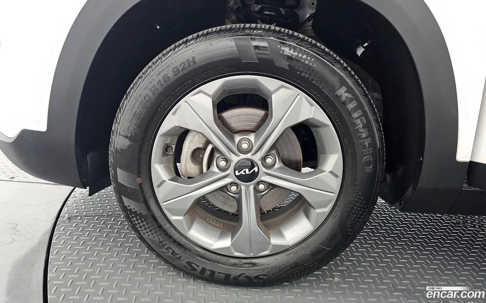 Kia Seltos 2.0 2WD 2023 — thumbnail 2