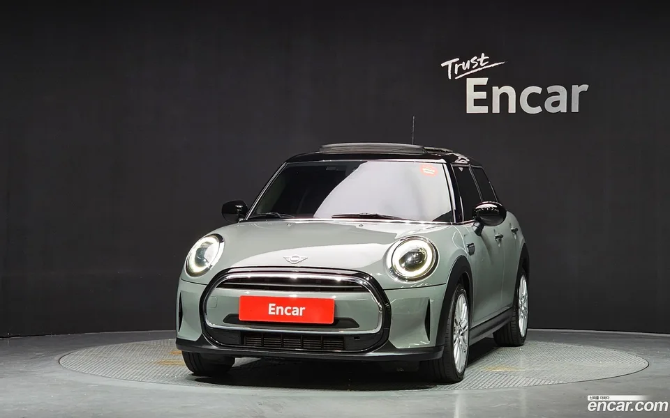 MINI Cooper 5 2022 — thumbnail 3