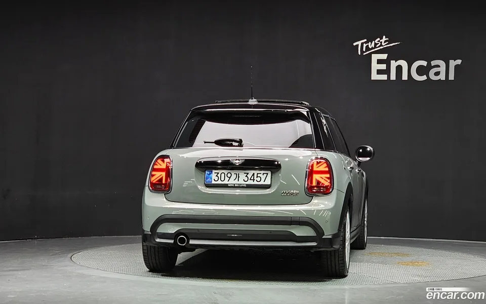 MINI Cooper 5 2022 — thumbnail 4