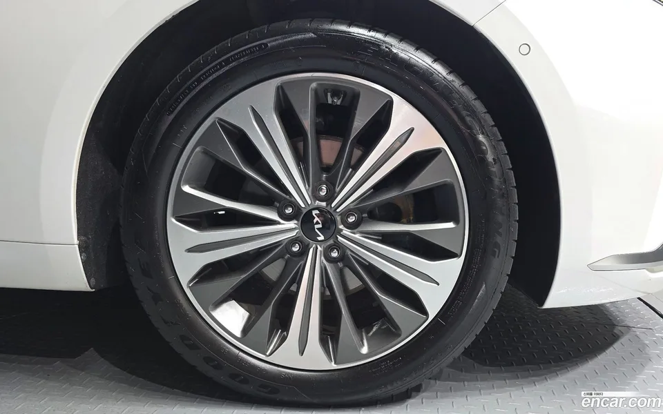 Kia K8 Hybrid 2023 — thumbnail 5