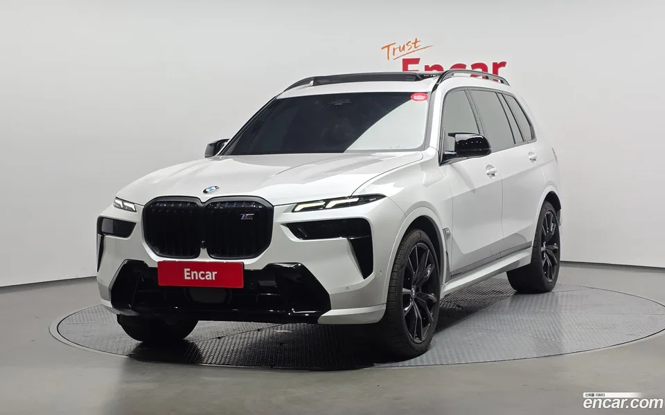 BMW X7 M60i xDrive M 6 2024 — photo 1, buy with delivery to Moscow