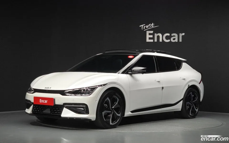 Kia EV6 4WD 2023 — photo 1, buy with delivery to Moscow