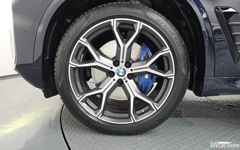 BMW X5 xDrive 40i M 2025 — thumbnail 5