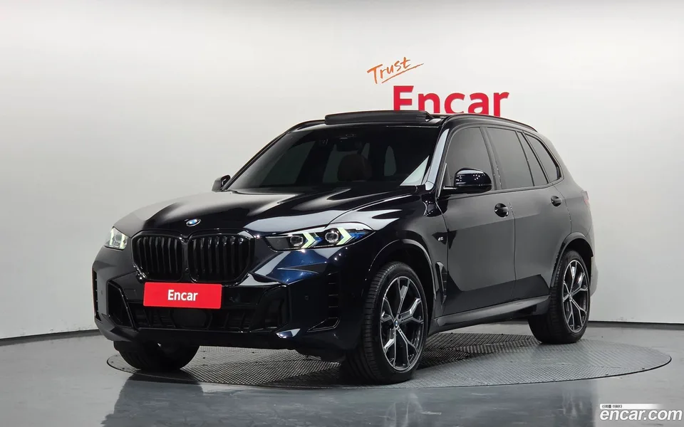 BMW X5 xDrive 40i M 2025 — photo 1, buy with delivery to Moscow