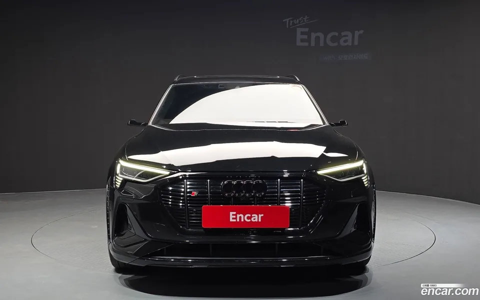 Audi e-tron S 2022 — thumbnail 3