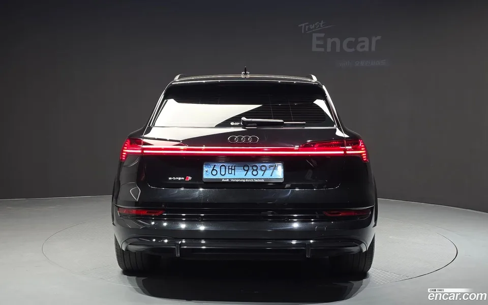 Audi e-tron S 2022 — thumbnail 4