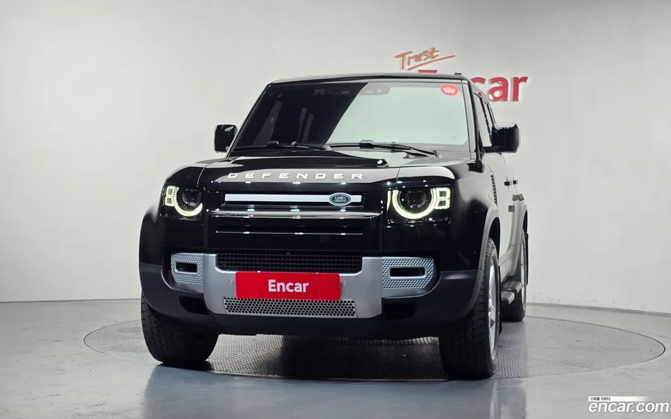 Land Rover Defender 110 D250 SE 2022 — thumbnail 3