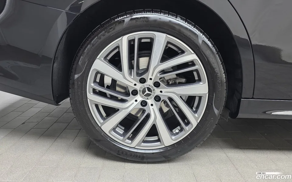 Mercedes-Benz E-Class E220d 4MATIC 2024 — thumbnail 2