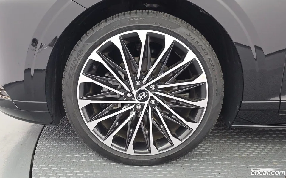 Hyundai Grandeur 2.5 2WD 2023 — thumbnail 2