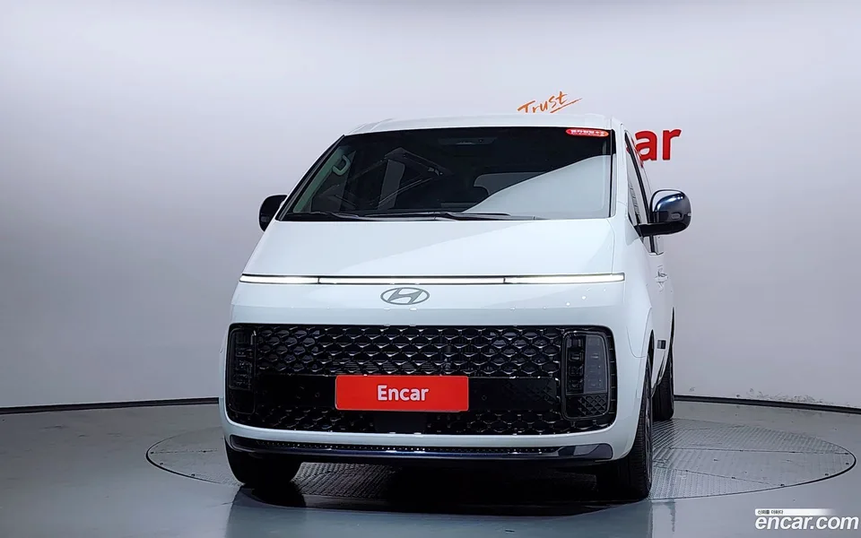 Hyundai Staria 9 2025 — thumbnail 3
