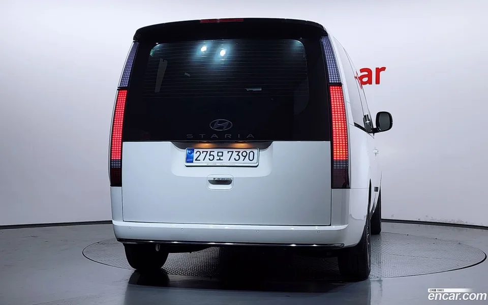 Hyundai Staria 9 2025 — thumbnail 4