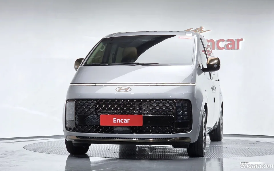 Hyundai Staria 4WD 9 2025 — thumbnail 3