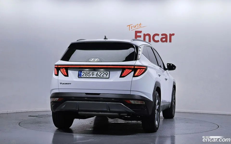 Hyundai Tucson Hybrid 2WD 2023 — thumbnail 4