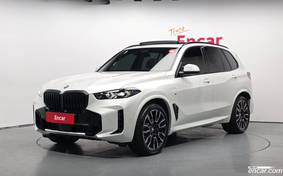 BMW X5 xDrive 50e M 2025 — photo 1, buy with delivery to Moscow
