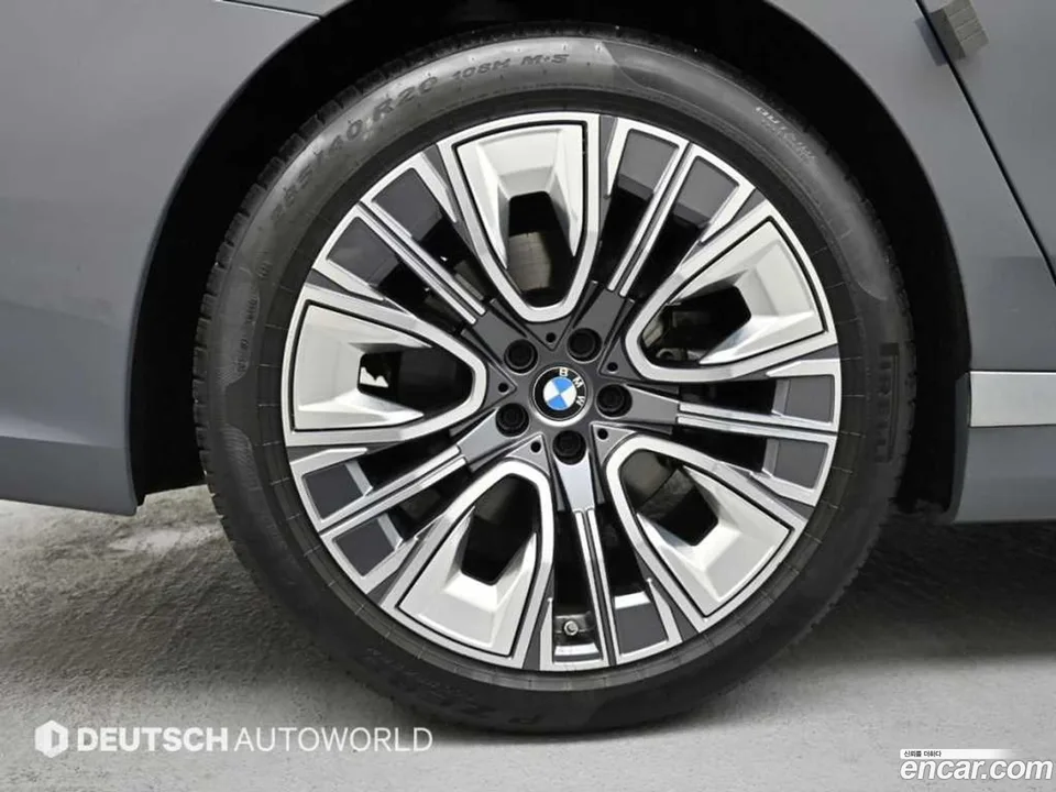 BMW 7 Series 740i sDrive 2023 — thumbnail 5