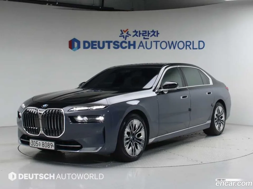 BMW 7 Series 740i sDrive 2023 — photo 1, buy with delivery to Moscow