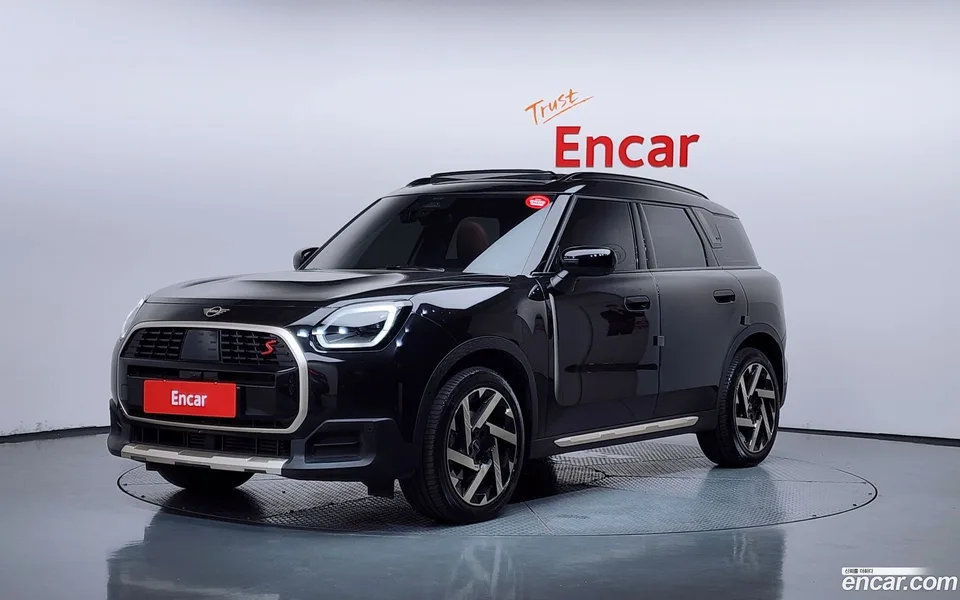 MINI Cooper S Countryman ALL4 2024 — photo 1, buy with delivery to Moscow