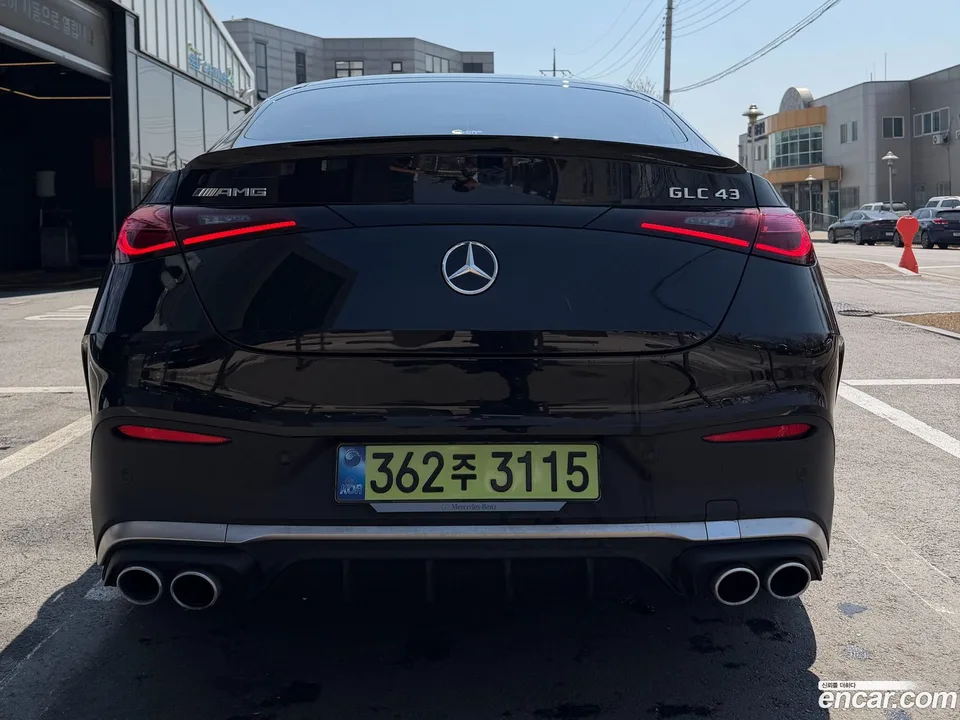 Mercedes-Benz GLC-Class AMG GLC43 4MATIC 2025 — thumbnail 4