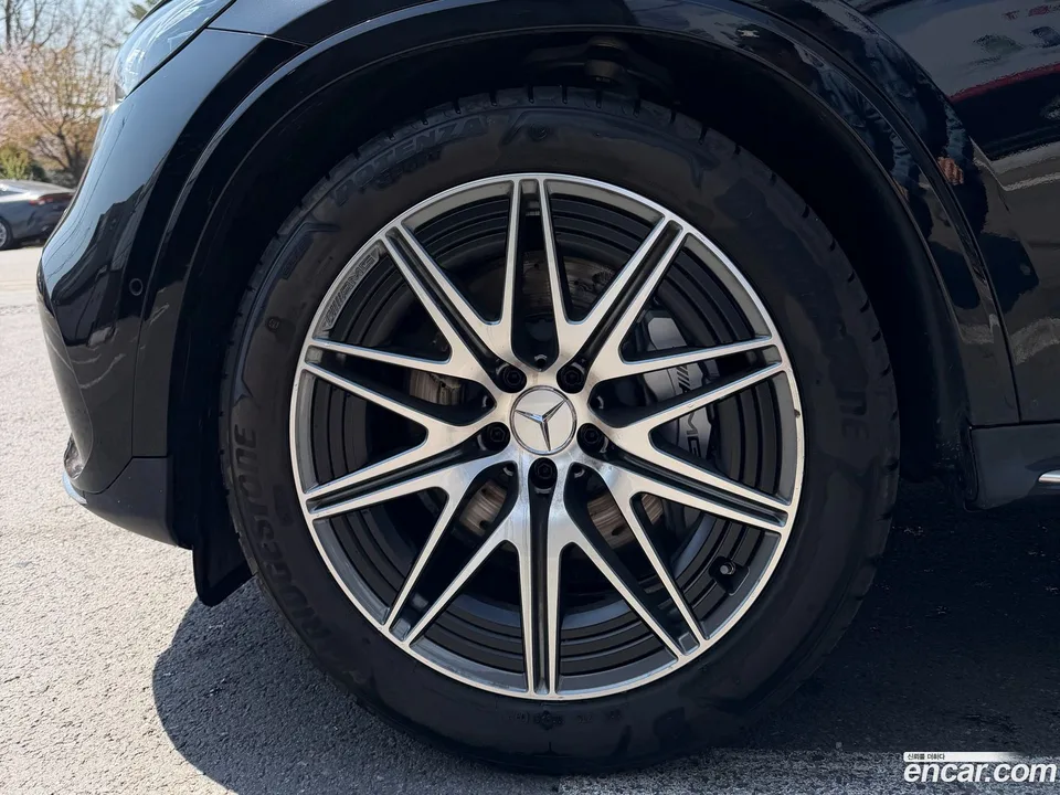 Mercedes-Benz GLC-Class AMG GLC43 4MATIC 2025 — thumbnail 5