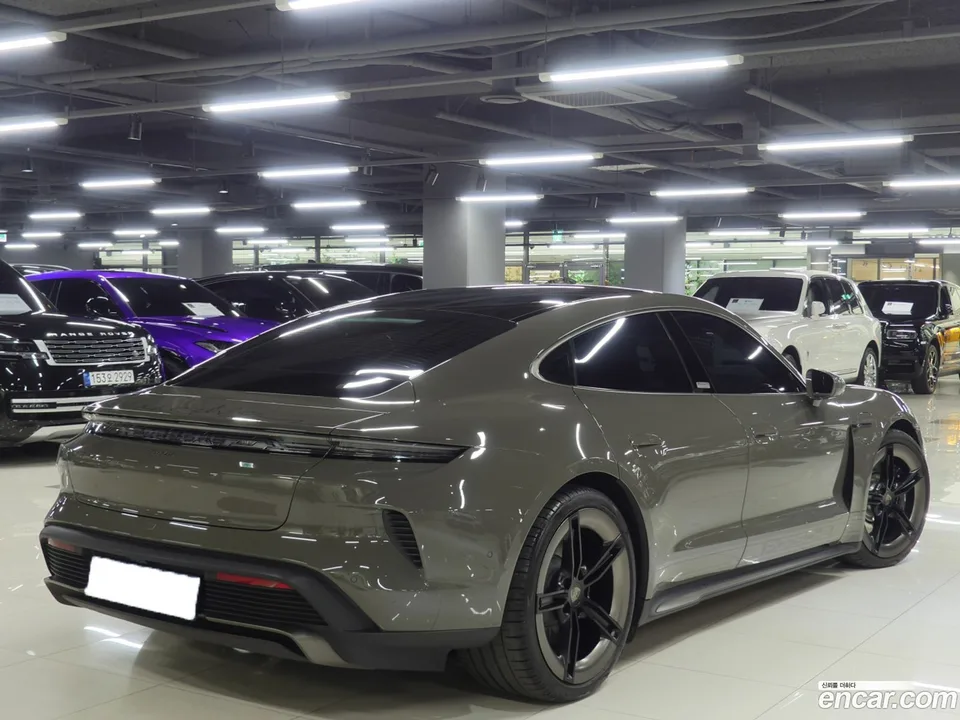 Porsche Taycan 2025 — thumbnail 3