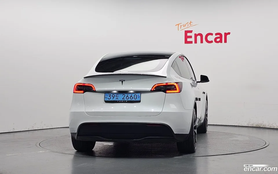Tesla Model Y RWD 2023 — thumbnail 4