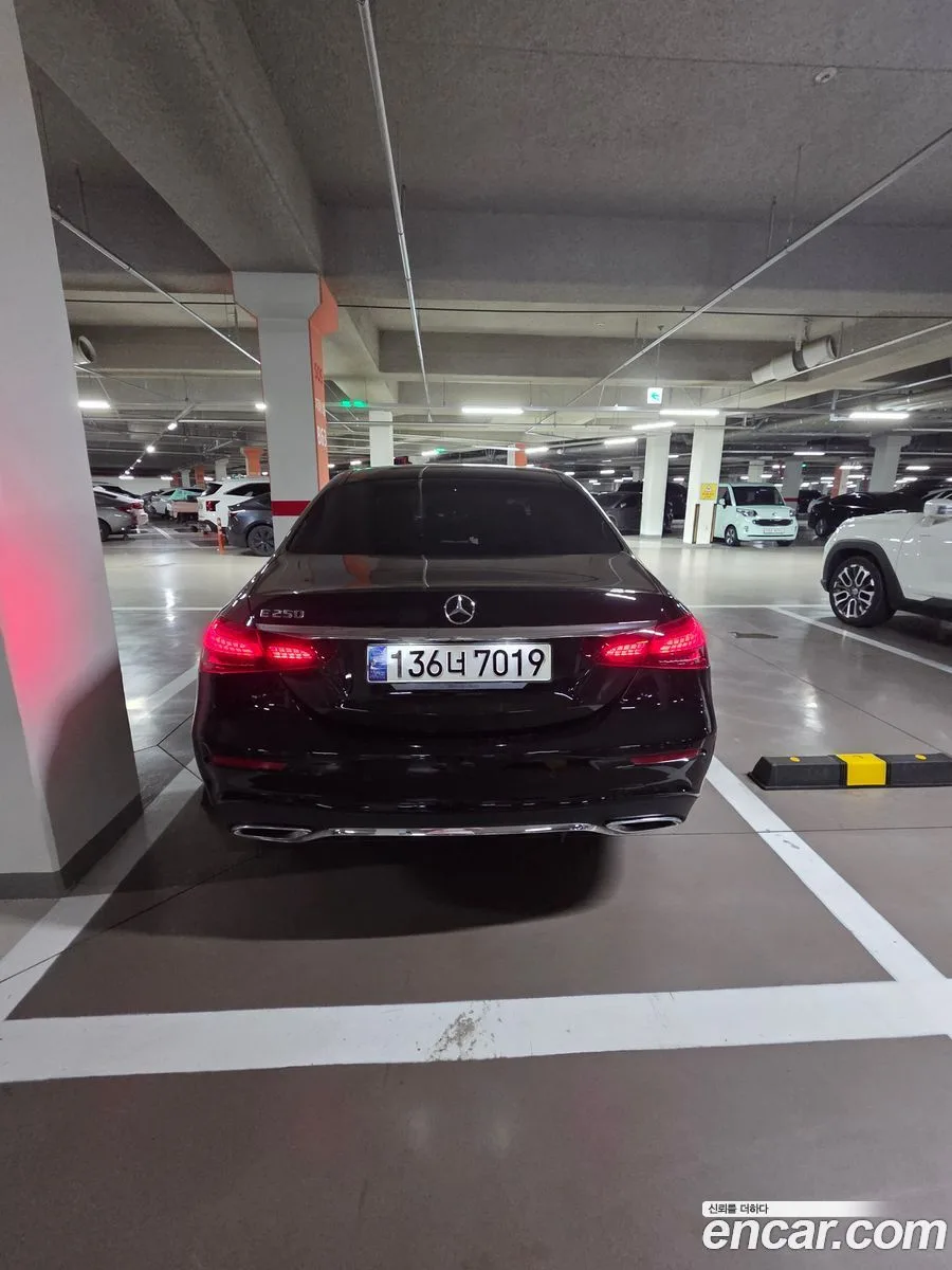 Mercedes-Benz E-Class E250 AMG Line 2023 — thumbnail 4