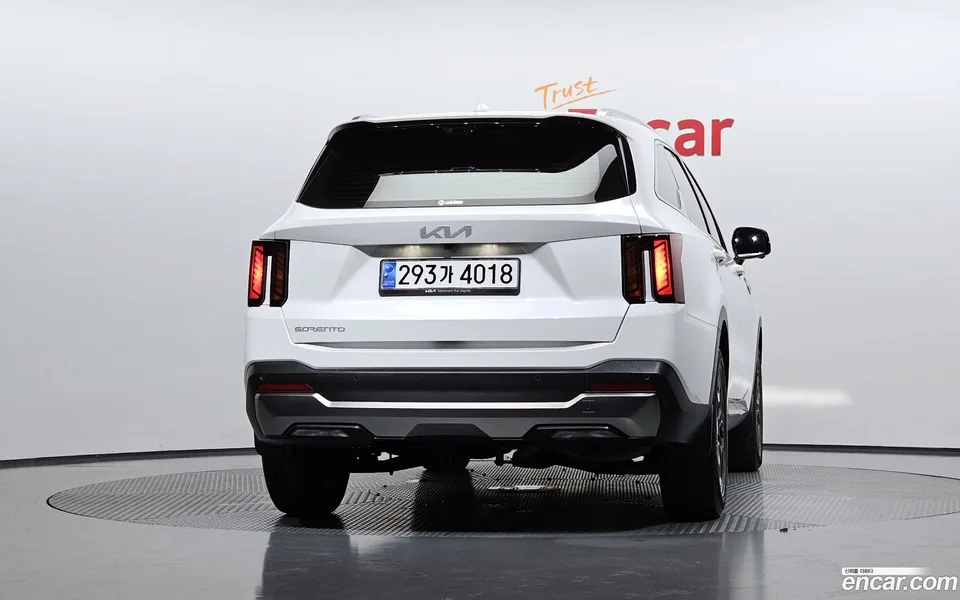 Kia Sorento 2.5T 2WD 2023 — thumbnail 4