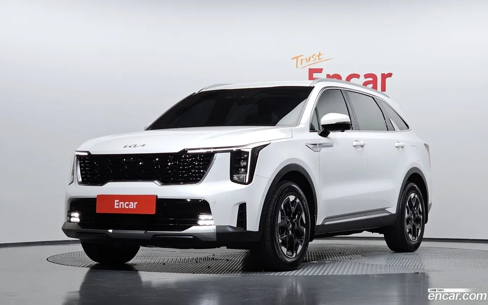 Kia Sorento 2.5T 2WD 2023 — photo 1, buy with delivery to Moscow