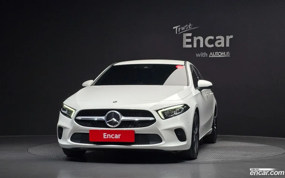 Mercedes-Benz A-Class A220 2022 — thumbnail 3