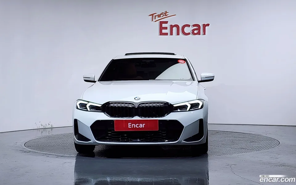 BMW 3 Series 320i M 2024 — thumbnail 3