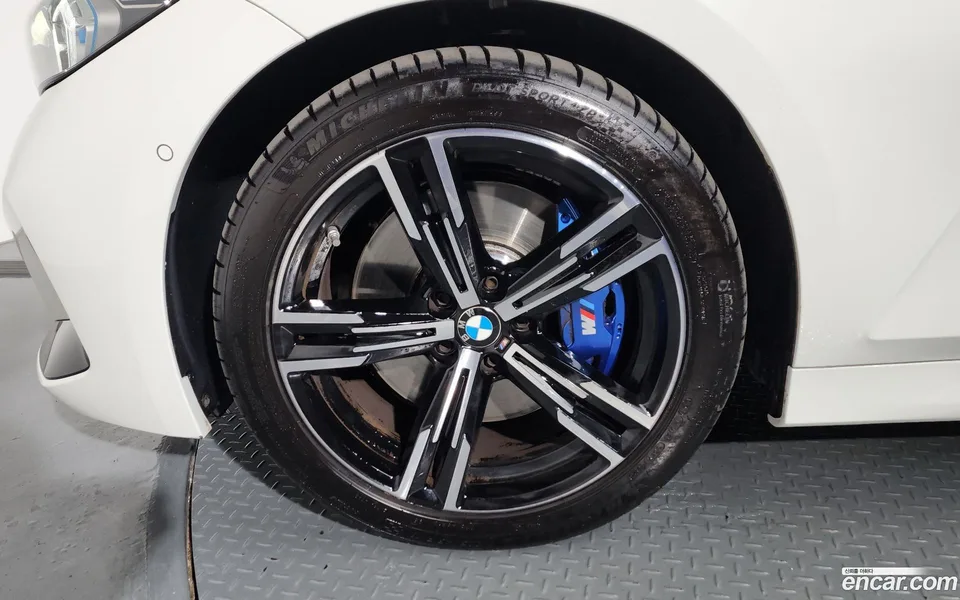BMW 3 Series 320i M 2024 — thumbnail 5