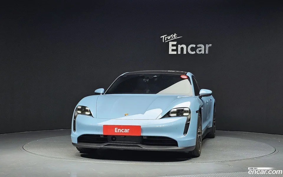 Porsche Taycan 2023 — thumbnail 3