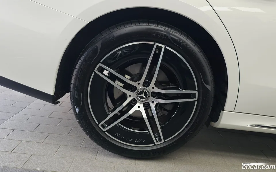 Mercedes-Benz E-Class E200 AMG Line 2026 — thumbnail 5