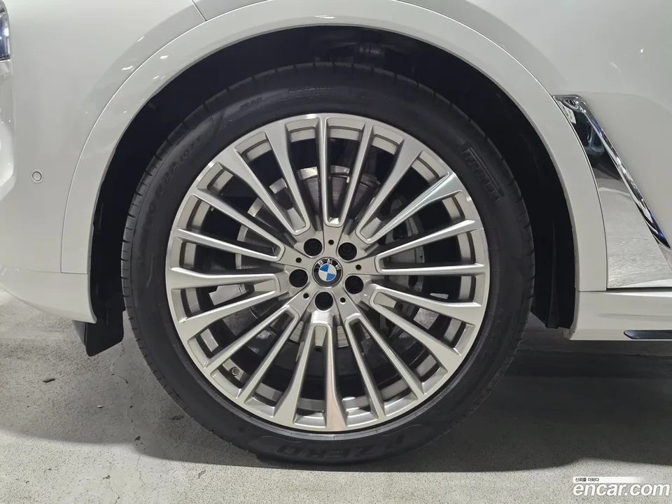 BMW X7 xDrive 40i 7 2026 — thumbnail 2