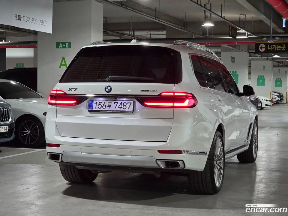 BMW X7 xDrive 40i 7 2026 — thumbnail 4