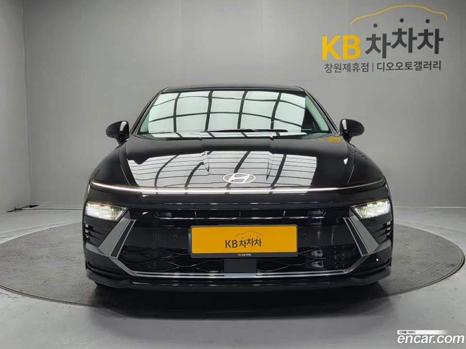 Hyundai Sonata The Edge Hybrid 2023 — photo 1, buy with delivery to Moscow