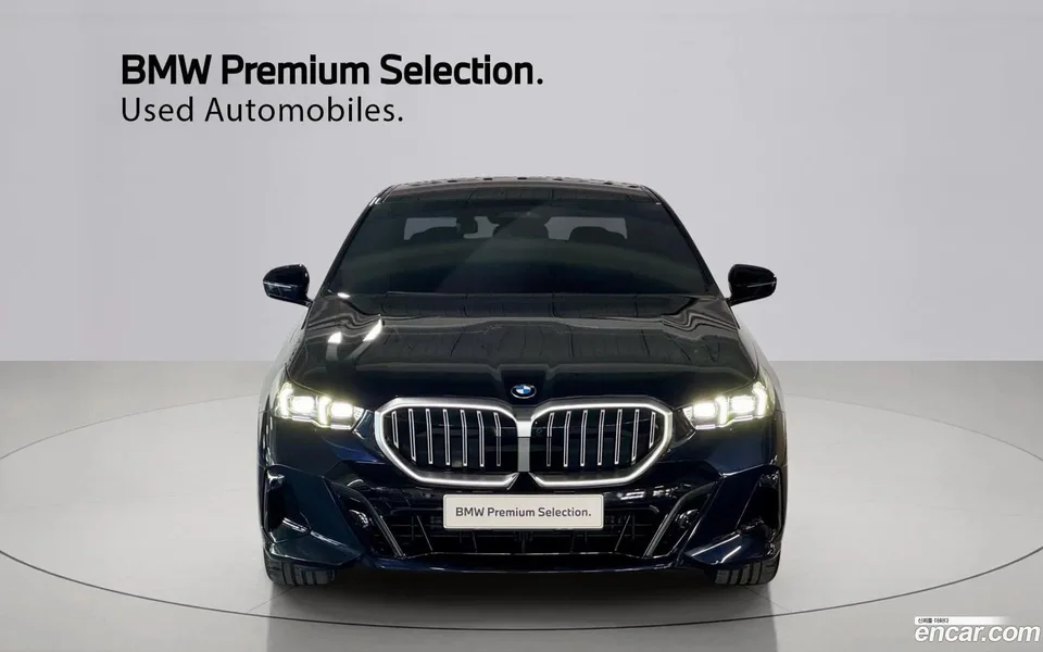 BMW 5 Series 520i M 2025 — thumbnail 3